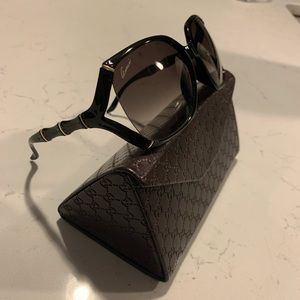 Barely used black Gucci bamboo sunglasses